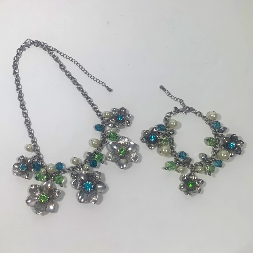 Premier Designs Necklace and Bracelet Set